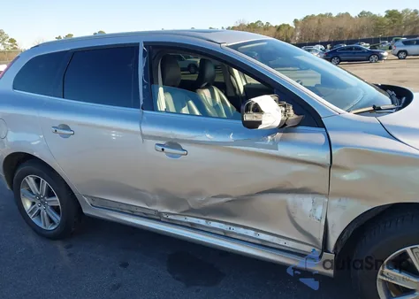 2017 Volvo Xc60 T5 Inscription z USA, uszkodzony, nr VIN YV440MDUXH2212617